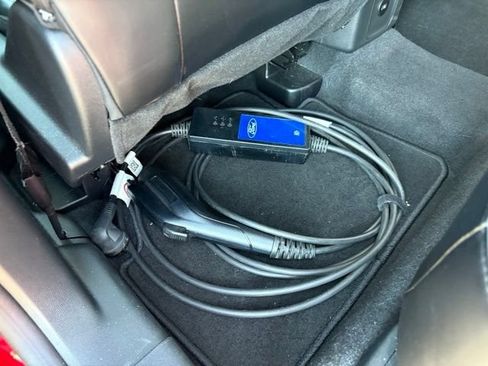 Used 2024 Ford Escape SE w/ Class II Trailer Tow Package FWD image 19