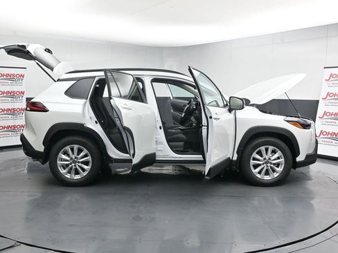 New 2026 Toyota Corolla Cross LE image 38