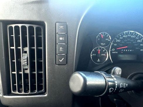 Used 2017 GMC Savana 3500 image 12