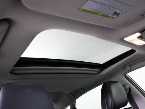 Used 2017 Toyota Avalon Touring image 22