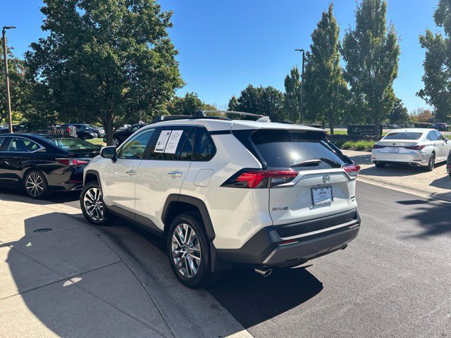 Used 2019 Toyota RAV4 Limited w/ Cold Weather Package AWD/4WD image 5