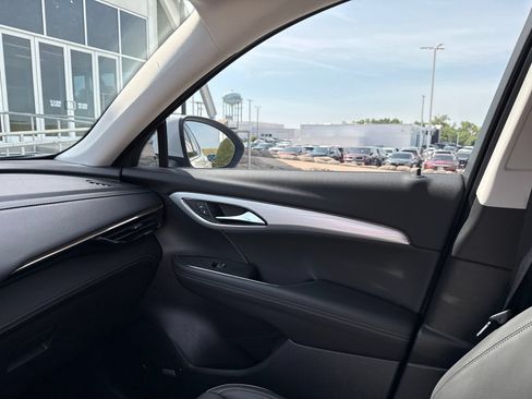 Used 2024 Buick Envision Avenir AWD/4WD image 28
