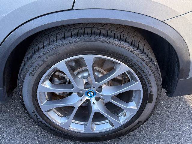Certified 2024 BMW X5 xDrive50e w/ Premium Package AWD/4WD image 11