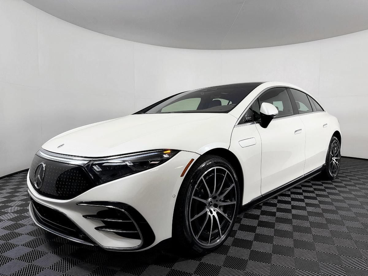 Used 2022 Mercedes-Benz EQS 580 4MATIC Sedan image 2