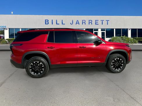 Used 2024 Chevrolet Traverse Z71 w/ Enhanced Driving Package image 8