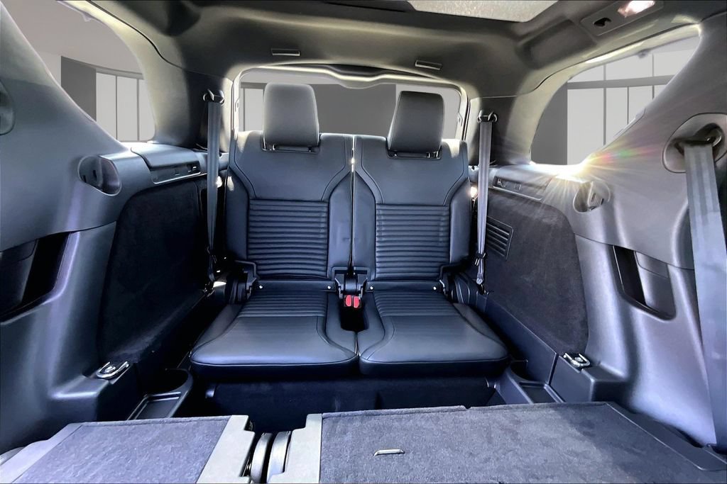 New 2026 Land Rover Discovery S AWD/4WD image 11