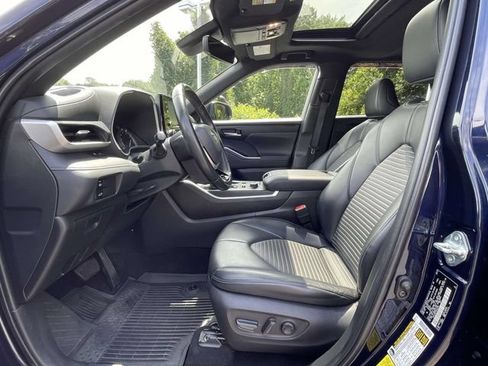Used 2022 Toyota Highlander XSE AWD/4WD image 10