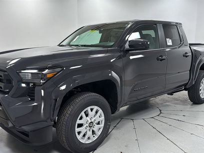 New 2025 Toyota Tacoma SR5