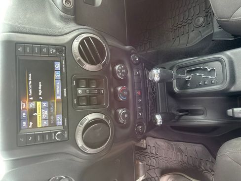 Used 2017 Jeep Wrangler Unlimited Sport w/ Quick Order Package 24S AWD/4WD image 11