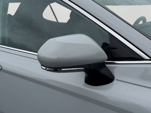 Used 2023 Toyota Camry SE w/ Cold Weather Package FWD image 27