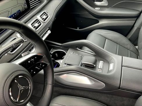 New 2025 Mercedes-Benz GLS 450 4MATIC image 8