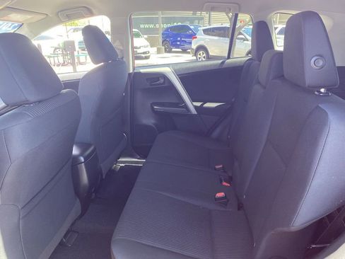 Used 2017 Toyota RAV4 LE w/ Carpet Mat Package AWD/4WD image 15