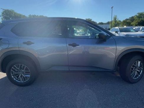 Used 2024 Nissan Rogue S AWD/4WD image 9