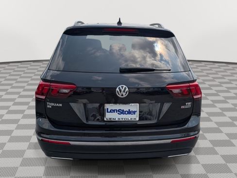 Used 2018 Volkswagen Tiguan SE w/ Panoramic Sunroof Package AWD/4WD image 4