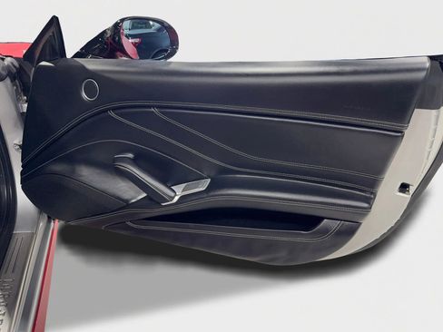 Used 2016 Ferrari California T image 18