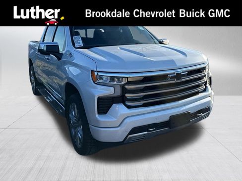 Used 2024 Chevrolet Silverado 1500 High Country w/ High Country Premium Package AWD/4WD image 1