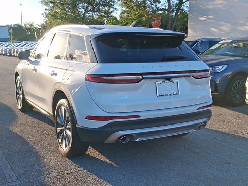 Certified 2022 Lincoln Corsair Reserve FWD image 3
