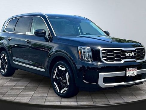 Used 2025 Kia Telluride S FWD image 3