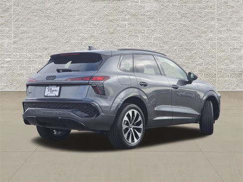 New 2026 Audi Q3 quattro 2.0T AWD/4WD image 7