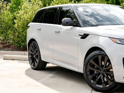 New 2026 Land Rover Range Rover Sport Dynamic SE AWD/4WD image 8