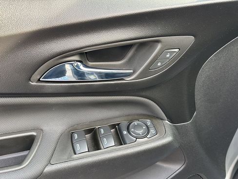 Used 2023 Chevrolet Equinox RS w/ RS Leather Package image 16
