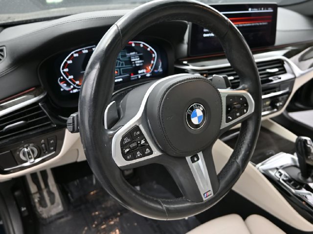 Used 2023 BMW M550i xDrive w/ Dynamic Handling Package AWD/4WD image 13