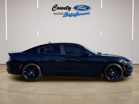 Used 2021 Dodge Charger SXT w/ Leather Interior Group image 13