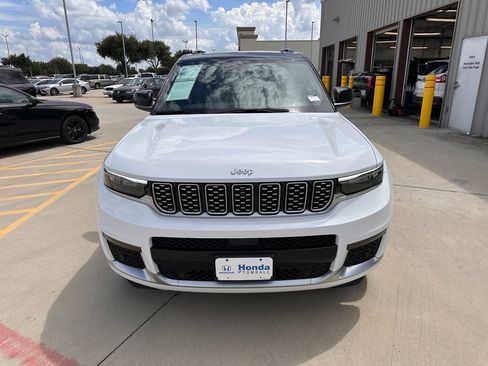 Used 2024 Jeep Grand Cherokee L Summit image 3