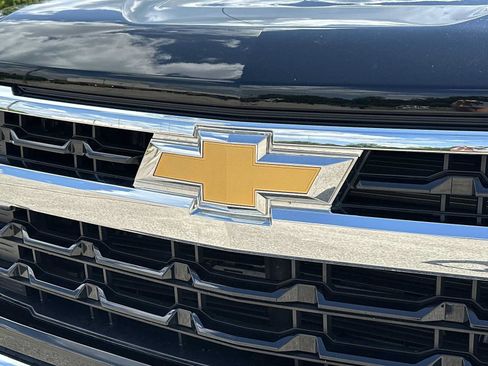 Used 2023 Chevrolet Silverado 1500 LT AWD/4WD image 12