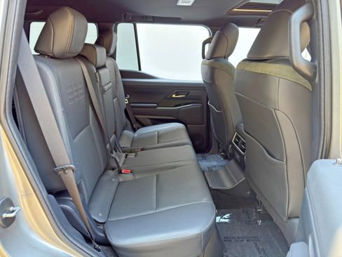 Used 2024 Lexus GX 550 AWD/4WD image 44