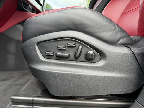 Certified 2024 Porsche Cayenne S AWD/4WD image 29