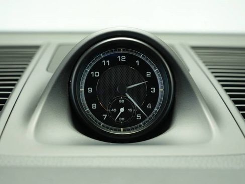 Used 2024 Porsche Macan image 34