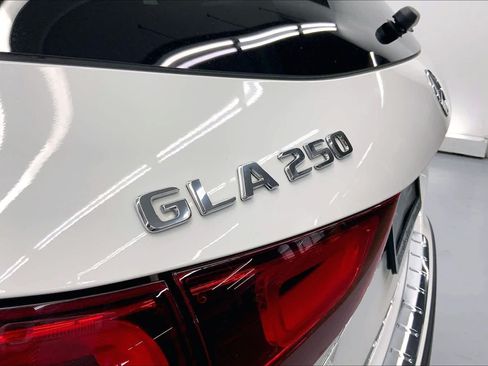 Certified 2021 Mercedes-Benz GLA 250 image 14