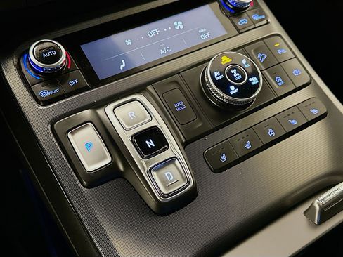 Used 2024 Hyundai Palisade Calligraphy image 25