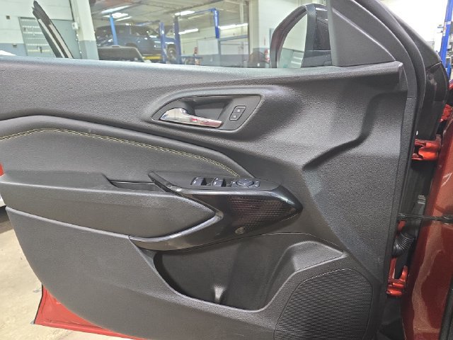 Used 2024 Chevrolet Trax ACTIV w/ Sunroof Package FWD image 29