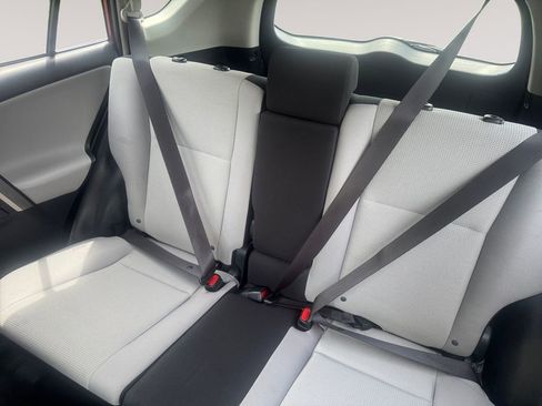 Used 2018 Toyota RAV4 XLE AWD/4WD image 13
