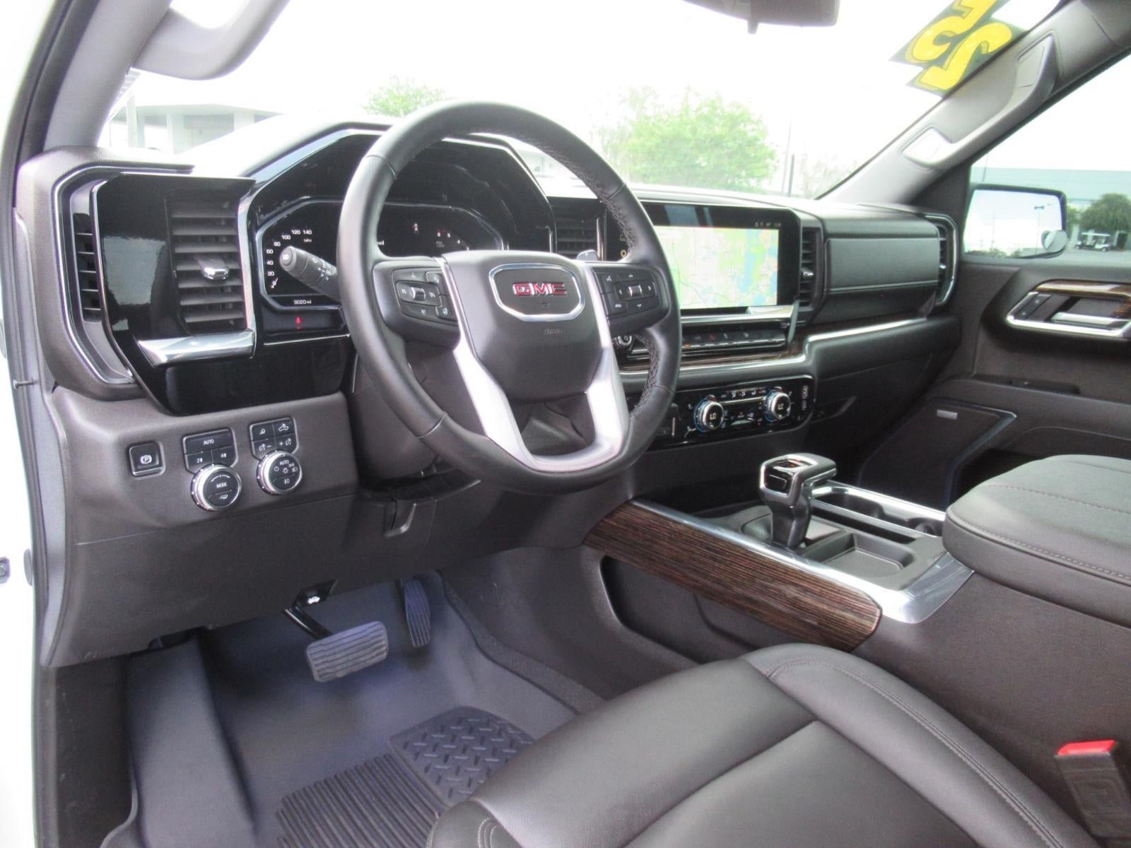 Used 2025 GMC Sierra 1500 Elevation w/ Elevation Premium Package AWD/4WD image 17
