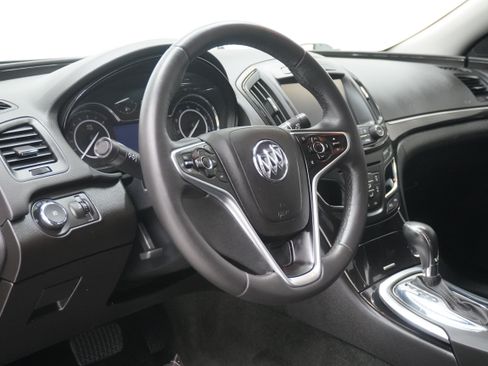 Used 2017 Buick Regal Sport Touring FWD image 9