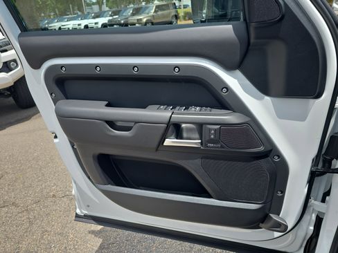 New 2025 Land Rover Defender 110 V8 image 25