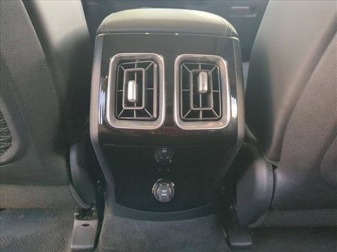 Used 2025 Kia Sorento SX AWD/4WD image 18