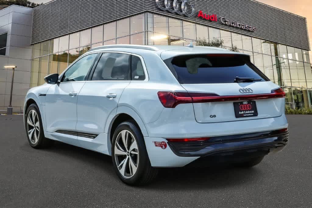 Used 2024 Audi Q8 e-tron Premium Plus w/ Premium Plus Package AWD/4WD image 4
