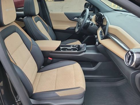 Used 2025 Chevrolet Equinox ACTIV FWD image 30