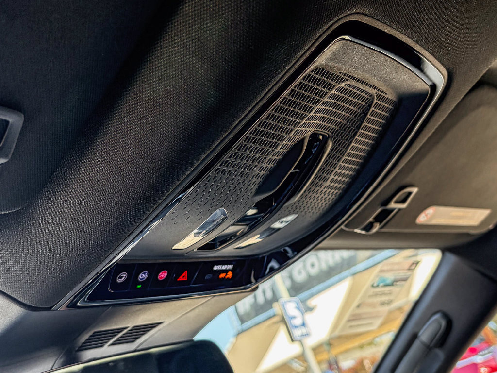 Used 2025 Cadillac Lyriq Luxury AWD/4WD image 30
