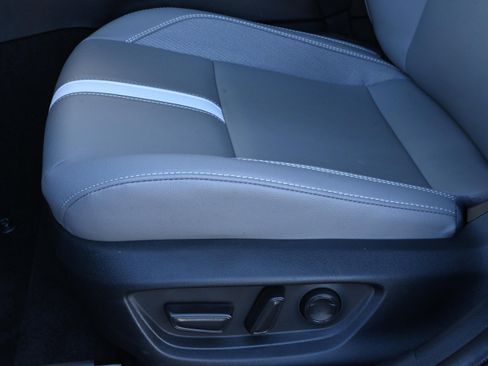 Used 2025 Toyota Camry SE image 27