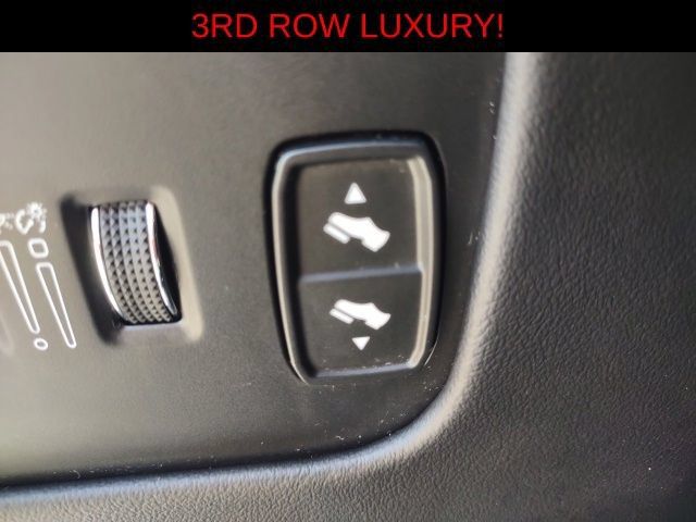 Used 2023 Jeep Grand Wagoneer L Series II AWD/4WD image 16