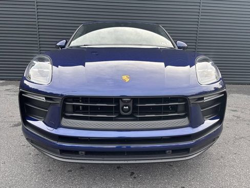 Certified 2026 Porsche Macan AWD/4WD image 8
