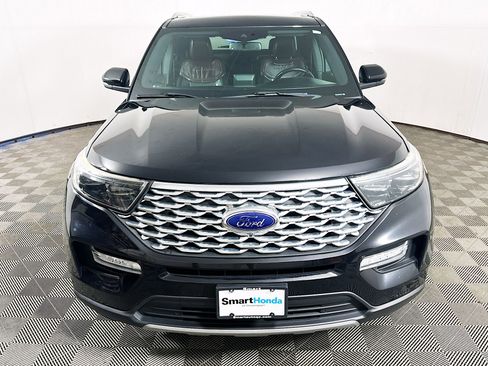 Used 2020 Ford Explorer Platinum w/ Premium Technology Package AWD/4WD image 2