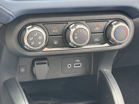 New 2025 Nissan Versa SV w/ Trunk Package image 30