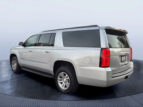 Used 2019 Chevrolet Suburban LT AWD/4WD image 3