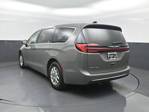 Used 2025 Chrysler Pacifica Select FWD image 28